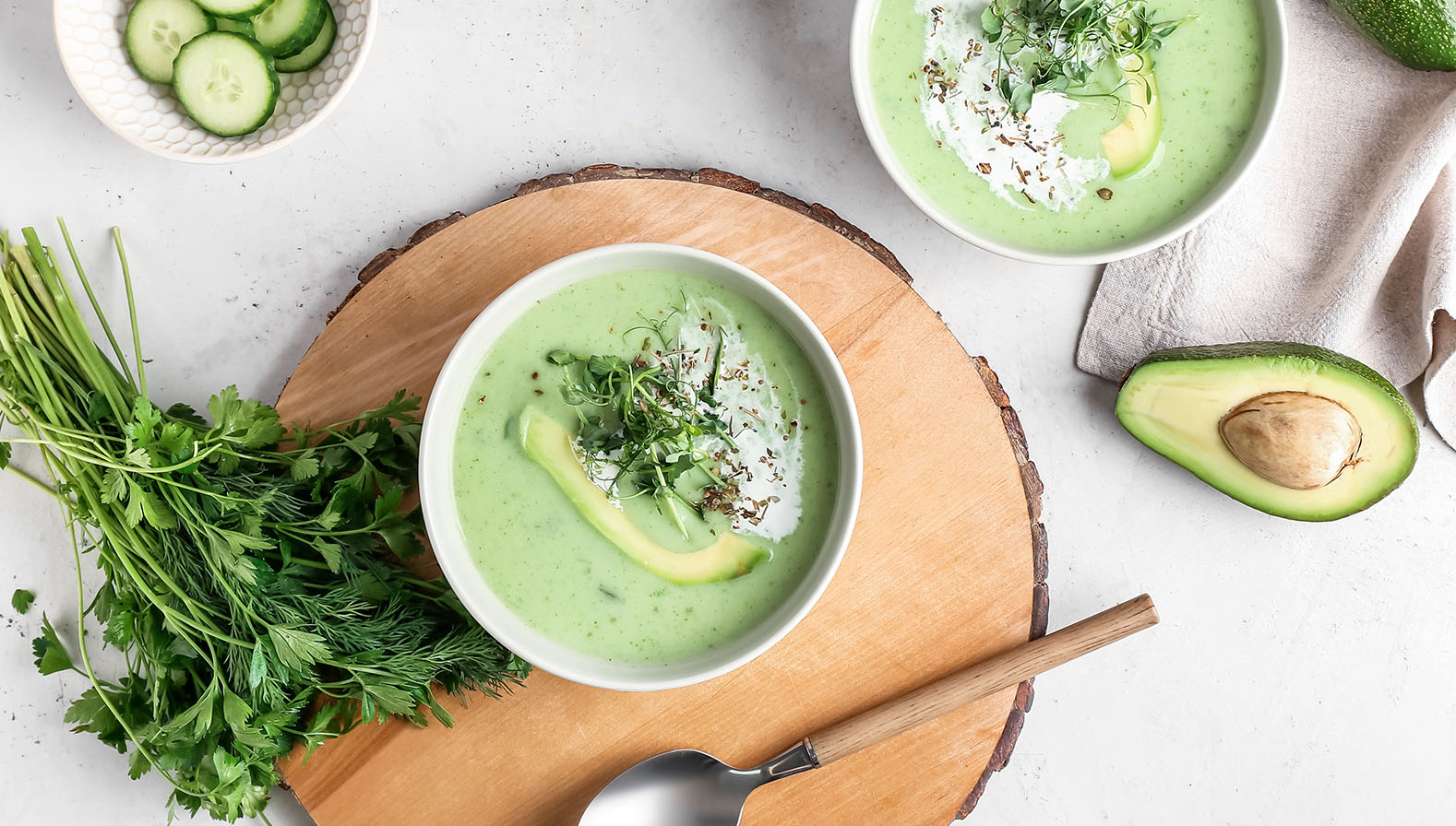 Zupa bez gotowania – pomysły na chłodnik ze świeżych warzyw